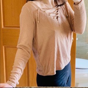 H&M v-neck long sleeve w/ cross tie